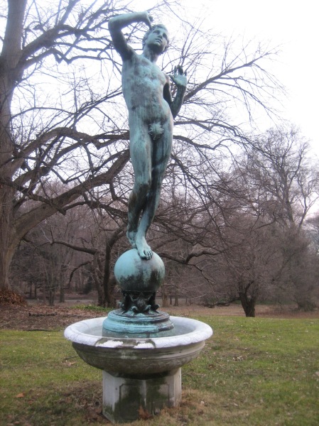 Statue at Lynhurst